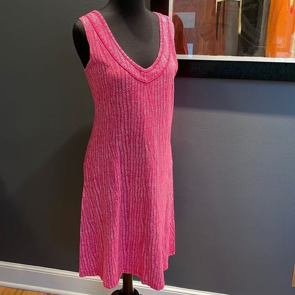 fresh produce pink/white print a-line v neck sleeveless midi. Neckline detail. - Picture 1 of 6